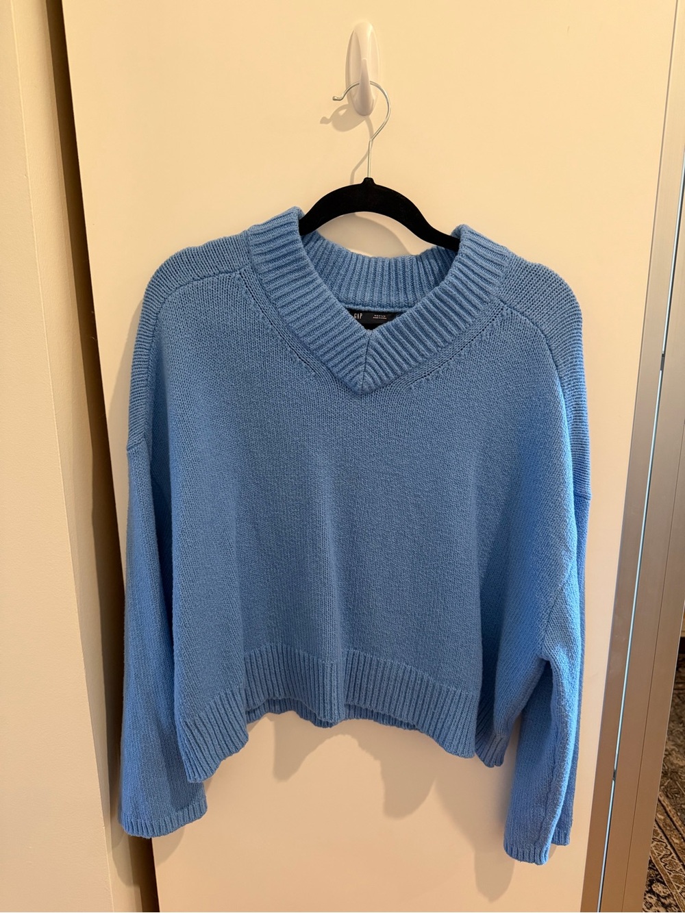 GAP Women's CashSoft Cropped High V-Neck Sweater